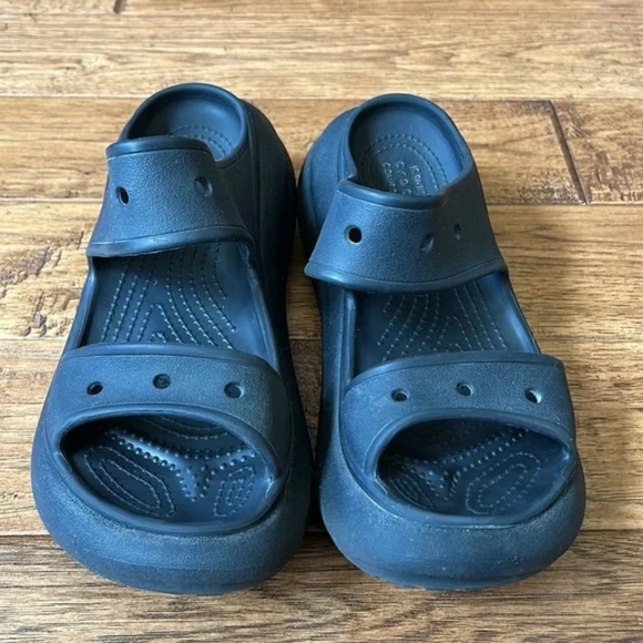 Crocs Crush Sandals Black Two Strap Slide Comfort Platform Shoes Womens Size 7 - Picture 3 of 9